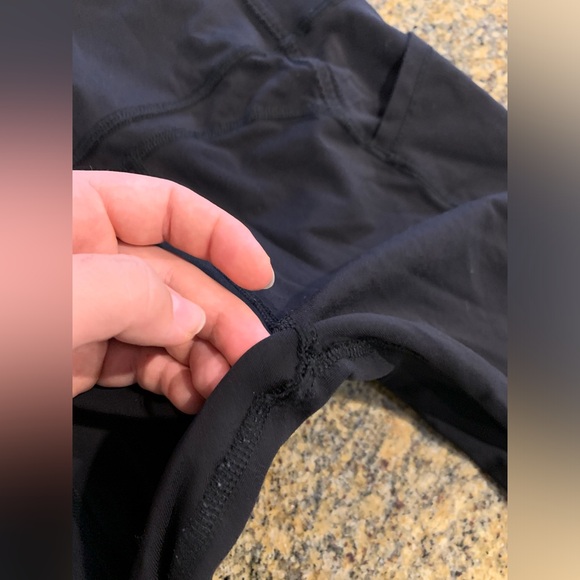Lululemon black cropped leggings size 4 - Picture 7 of 13
